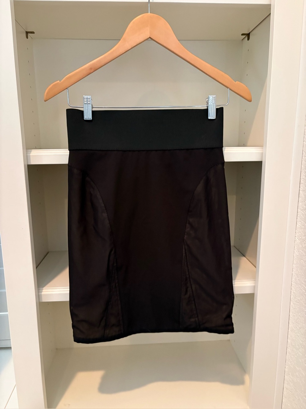 Elizabeth And James Pencil Skirt Mesh Panels On Sides Zipper Back Nylon Silk 2